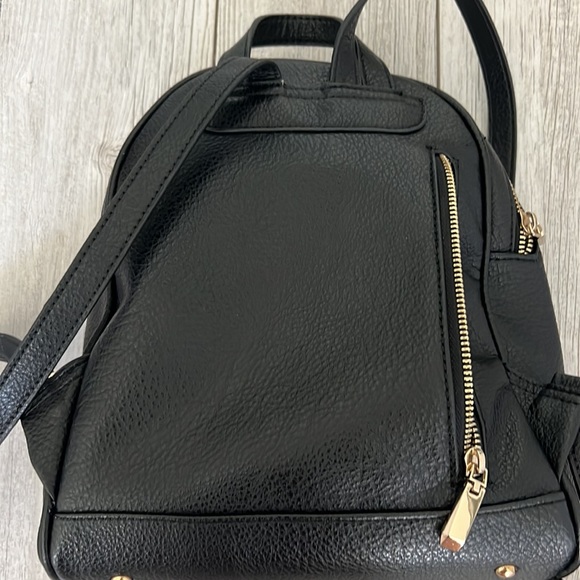 Mini Multi-Pocket Backpack - Picture 5 of 10